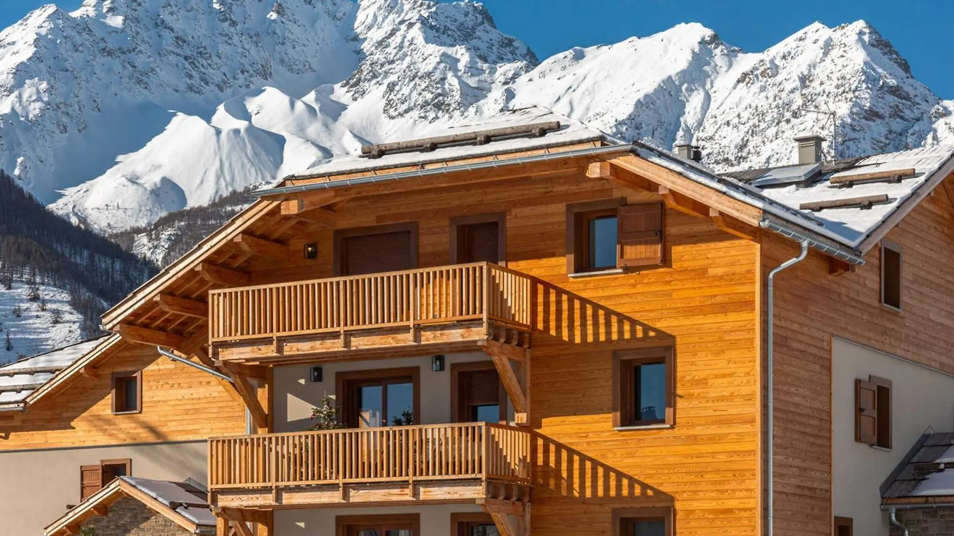 Appartement Neuf Avec Grande Terrasse, Parking Et Casier A Ski - Fr-1-808-6 Le Monetier-les-Bains France